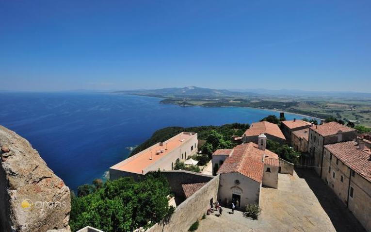 Ausblick über Populonia und den Golf von Baratti