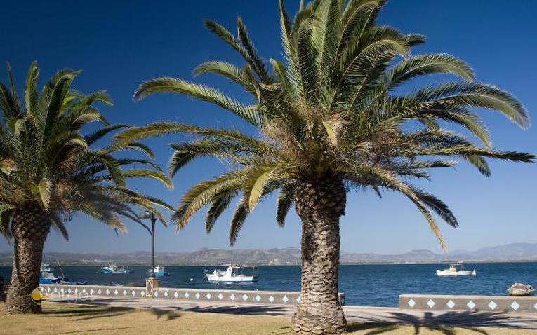 Promenade und Gästehafen von Sant Antioco