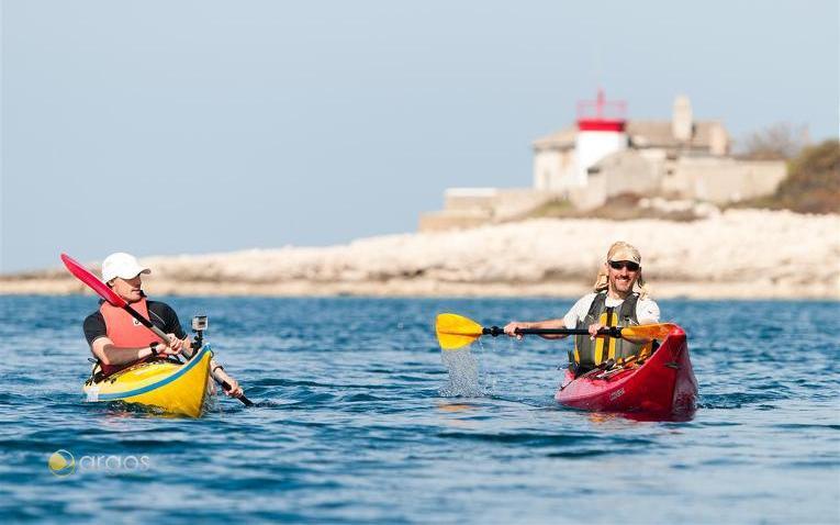 Wassersportler vor der Küste Istriens