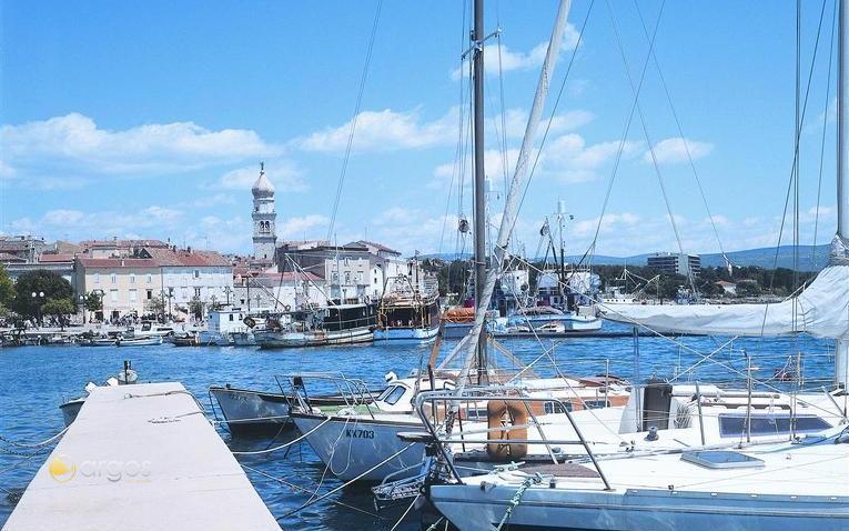 Yachten im Hafen von Krk