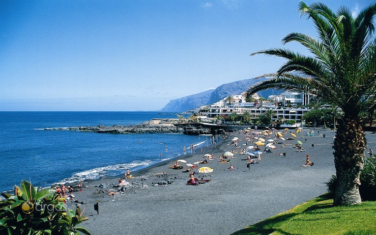 Strand la Arena in Puerto de Santiago