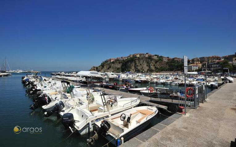 Yachten im Hafen von Agropoli