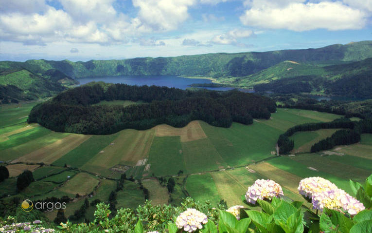 Kratersee Lagoa Funda auf der Insel San Miguel