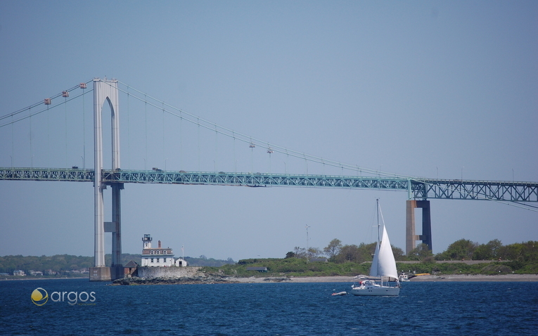 Rose Island Light House (hinten Claiborne Pell Newport Bridge)