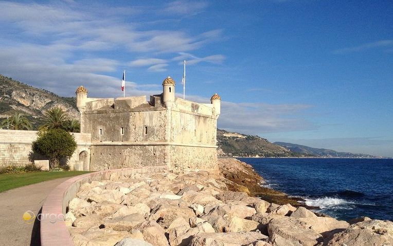 Musée Jean Cocteau in der ehemaligen Bastion am Hafen von Menton