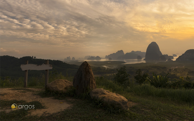 Ein Blick auf den Strand von Phang Nga