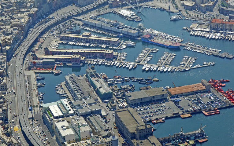 Genua (Marina di Porto Antico)