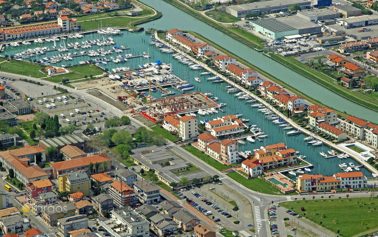 Carole (Darsena dell Orologio Marina)