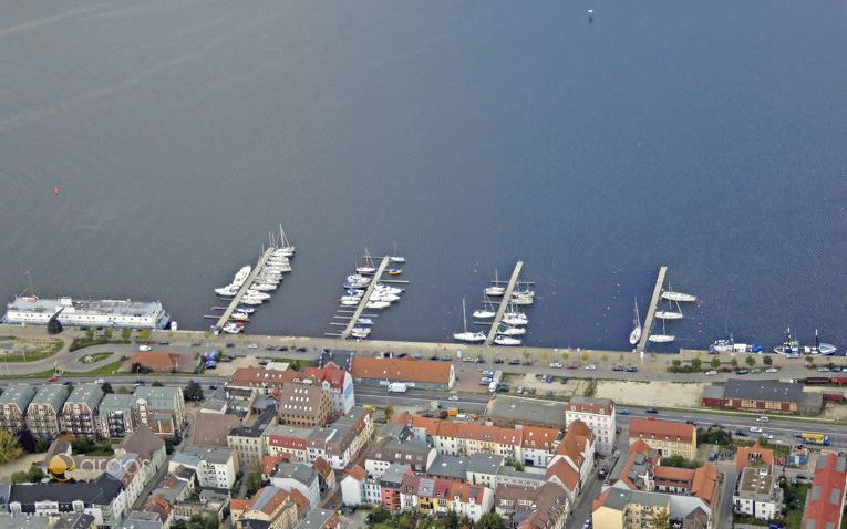 Rostock (Stadtpier am Strande)