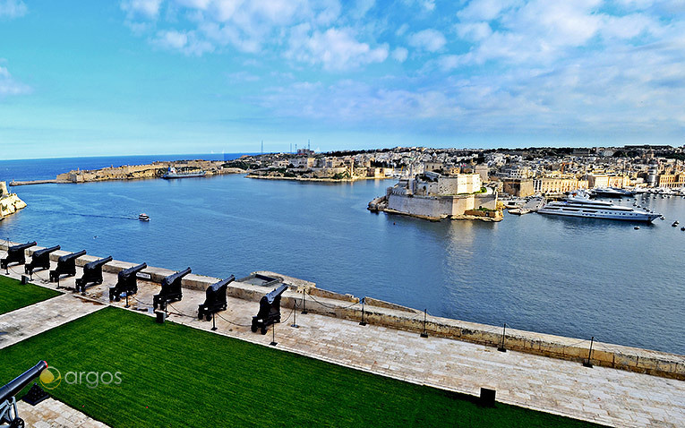 Blick auf die Grand Harbour Marina