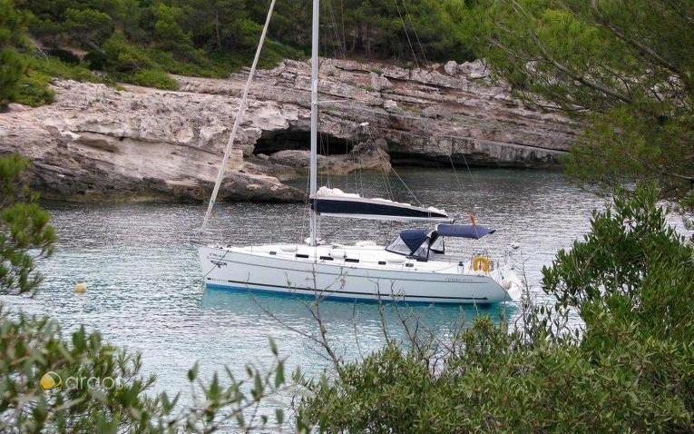 Charteryacht von Alboran Charter in der Cala Turqueta