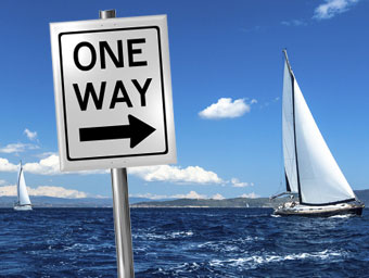 Yachten mit One-Way-Schild © Andrew Williamson / De Visu